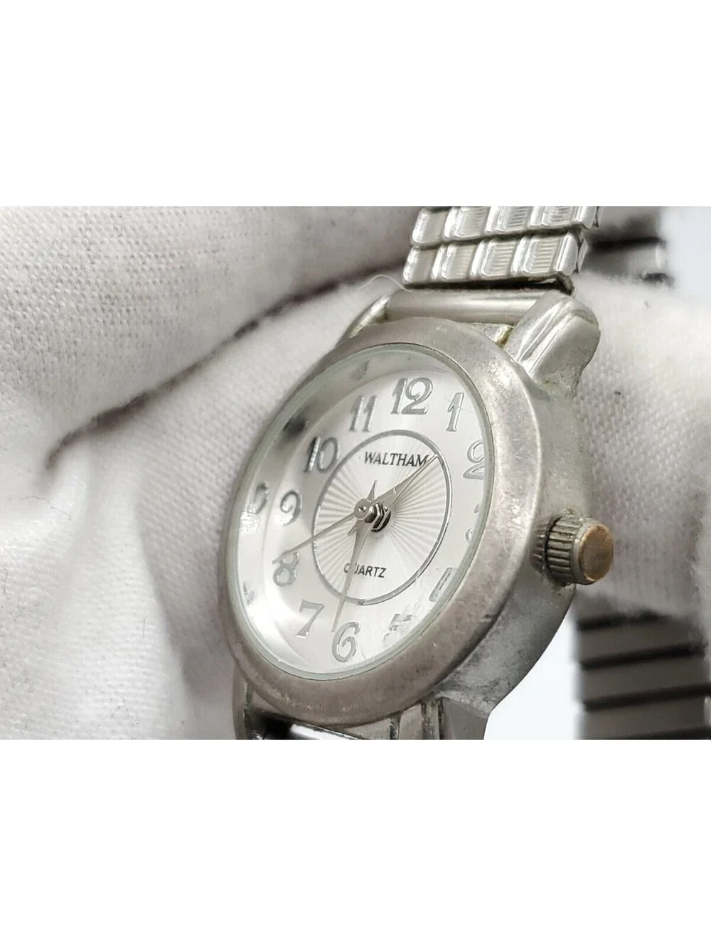 Waltham Quartz Womens Watch New Battery Silver Tone Expandable Band 24mm
